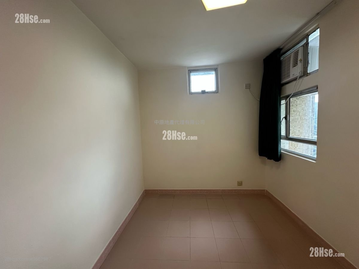 Ching Tai Court Sell 3 Bedrooms , 1 Bathroom 554 ft² Ching Tai Court Sell 3 Bedrooms , 1 Bathroom 554 ft²