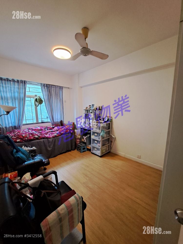 翡翠閣 售盤 3 房 , 2 浴室 696 平方呎