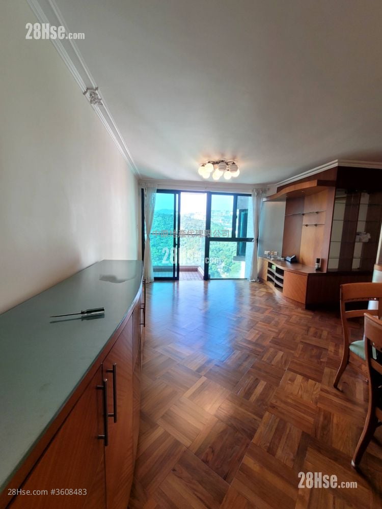 Royal Ascot Sell 4 Bedrooms , 3 Bathrooms 1,039 ft²