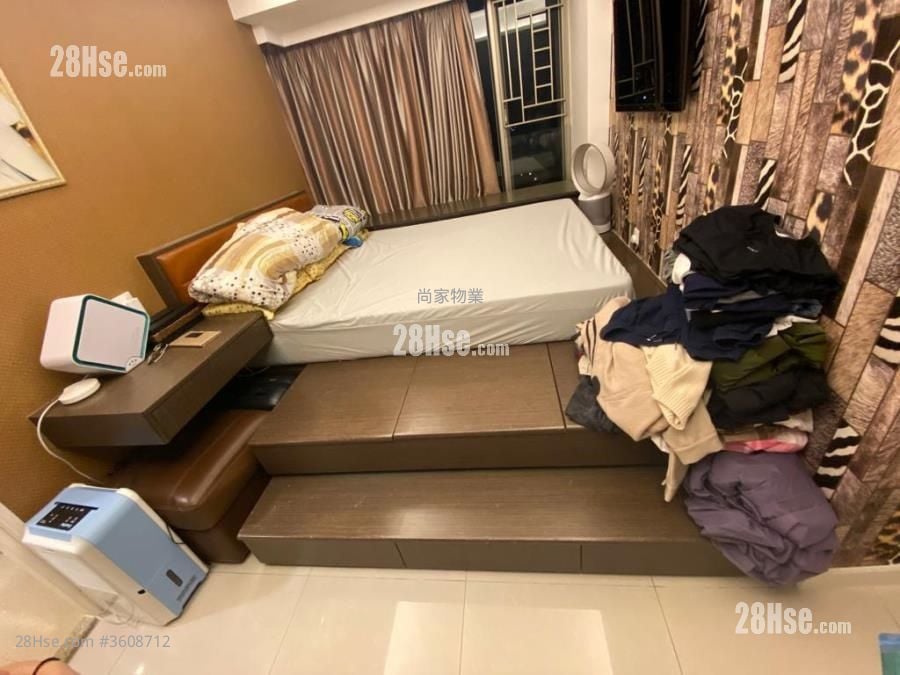 Uptown Sell 3 Bedrooms , 2 Bathrooms 763 ft² Uptown Sell 3 Bedrooms , 2 Bathrooms 763 ft²