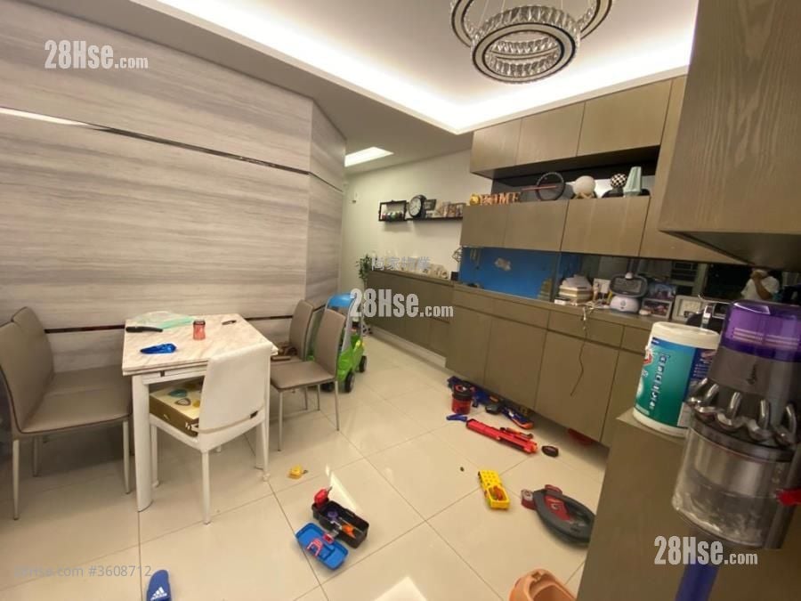 Uptown Sell 3 Bedrooms , 2 Bathrooms 763 ft² Uptown Sell 3 Bedrooms , 2 Bathrooms 763 ft²