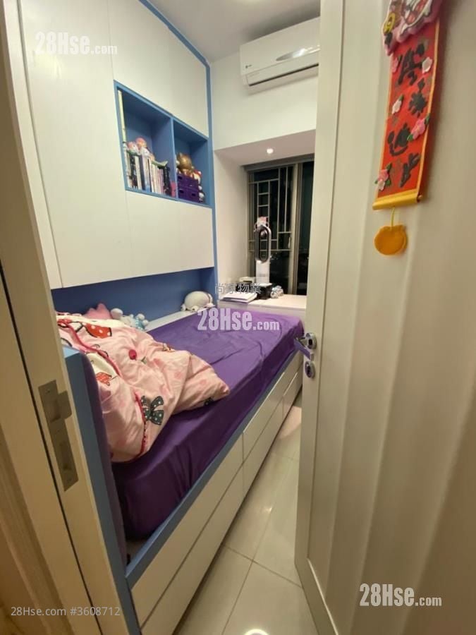 Uptown Sell 3 Bedrooms , 2 Bathrooms 763 ft² Uptown Sell 3 Bedrooms , 2 Bathrooms 763 ft²