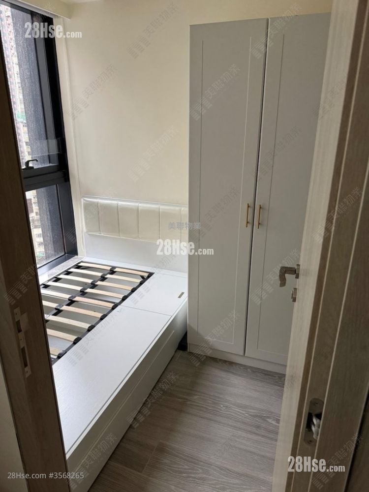 The Queens Sell 1 Bedroom , 1 Bathroom 265 ft² The Queens Sell 1 Bedroom , 1 Bathroom 265 ft²