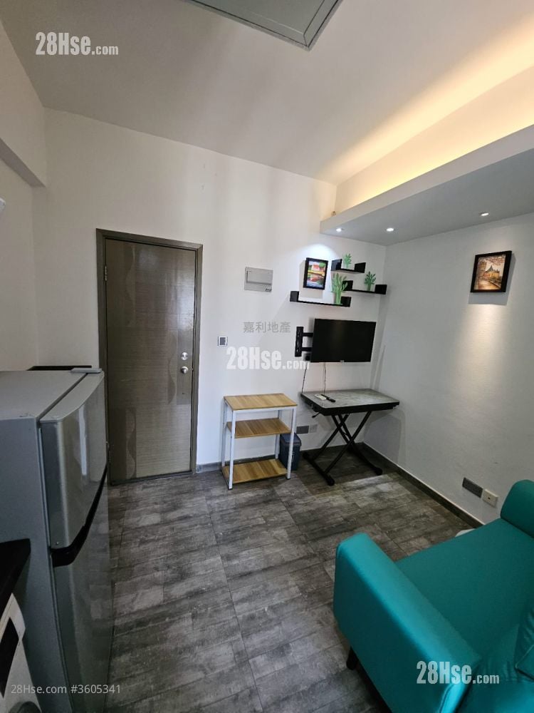 Mee King Building Rental 1 Bedroom , 1 Bathroom 180 ft²