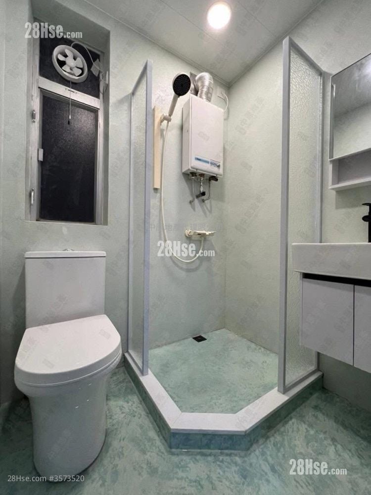 Tsuen Wan Centre Sell 2 Bedrooms , 1 Bathroom 324 ft² Tsuen Wan Centre Sell 2 Bedrooms , 1 Bathroom 324 ft²