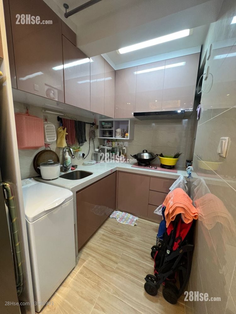 麗翠苑 售盤 2 房 450 平方呎 麗翠苑 售盤 2 房 450 平方呎