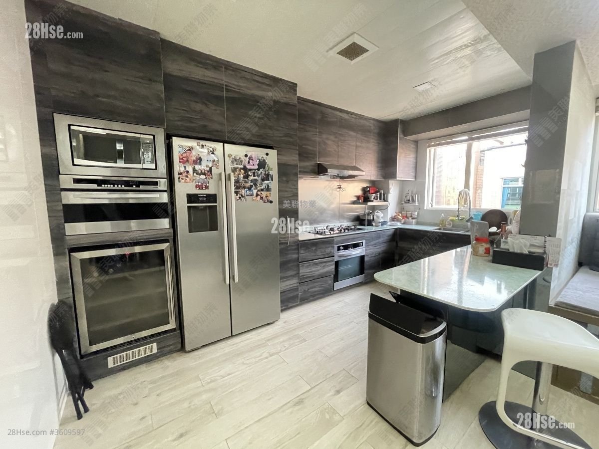 加州豪園 售盤 3 浴室 1,348 平方呎 加州豪園 售盤 3 浴室 1,348 平方呎