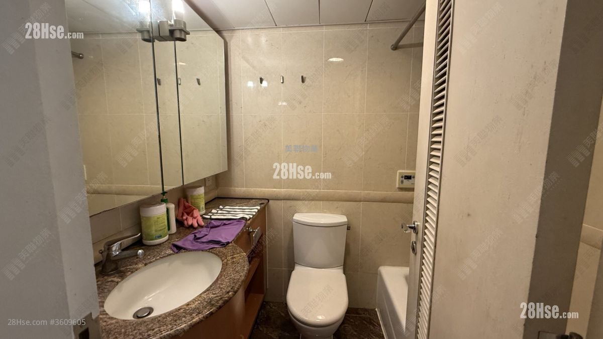 Park Central Sell 3 Bedrooms , 2 Bathrooms 690 ft² Park Central Sell 3 Bedrooms , 2 Bathrooms 690 ft²