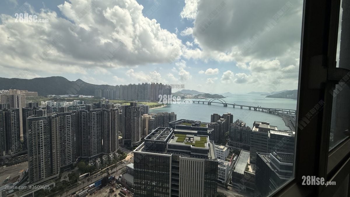 Park Central Sell 3 Bedrooms , 2 Bathrooms 690 ft² Park Central Sell 3 Bedrooms , 2 Bathrooms 690 ft²