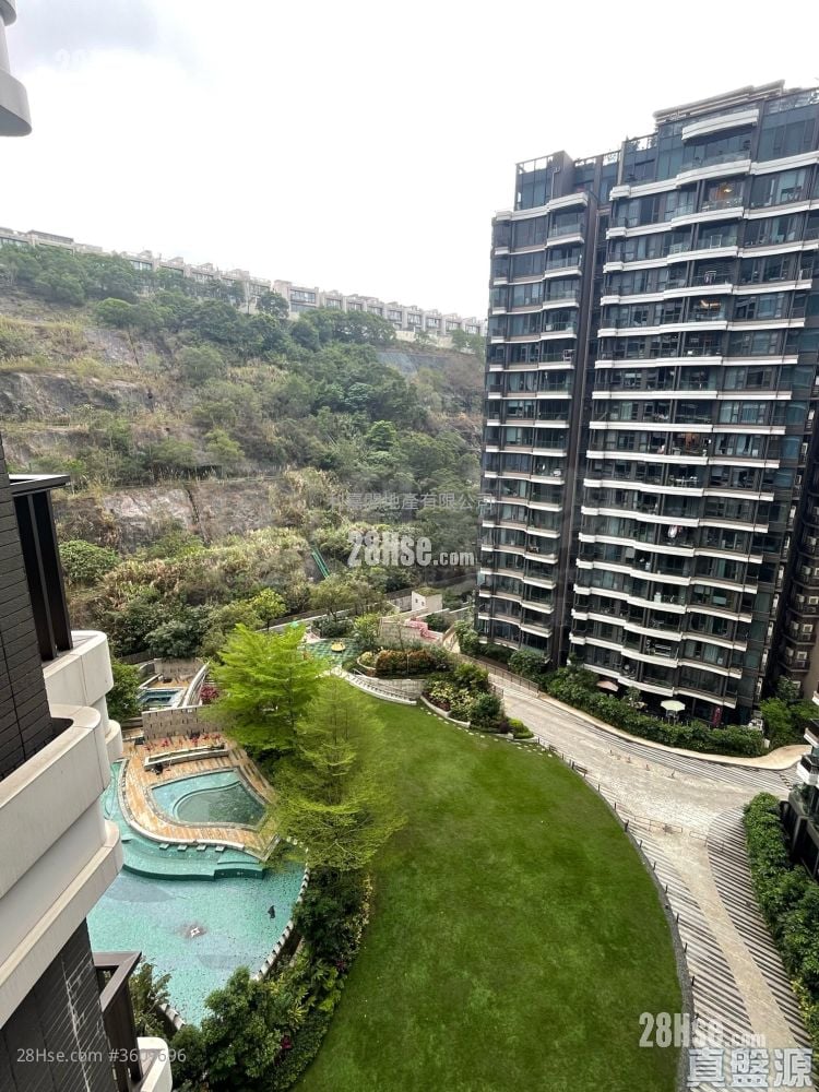 Dragons Range Rental 3 Bedrooms , 2 Bathrooms 947 ft²
