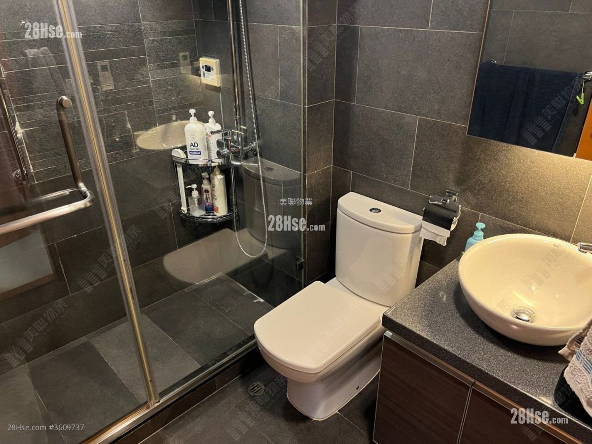 Park Central Sell 3 Bedrooms , 2 Bathrooms 680 ft² Park Central Sell 3 Bedrooms , 2 Bathrooms 680 ft²