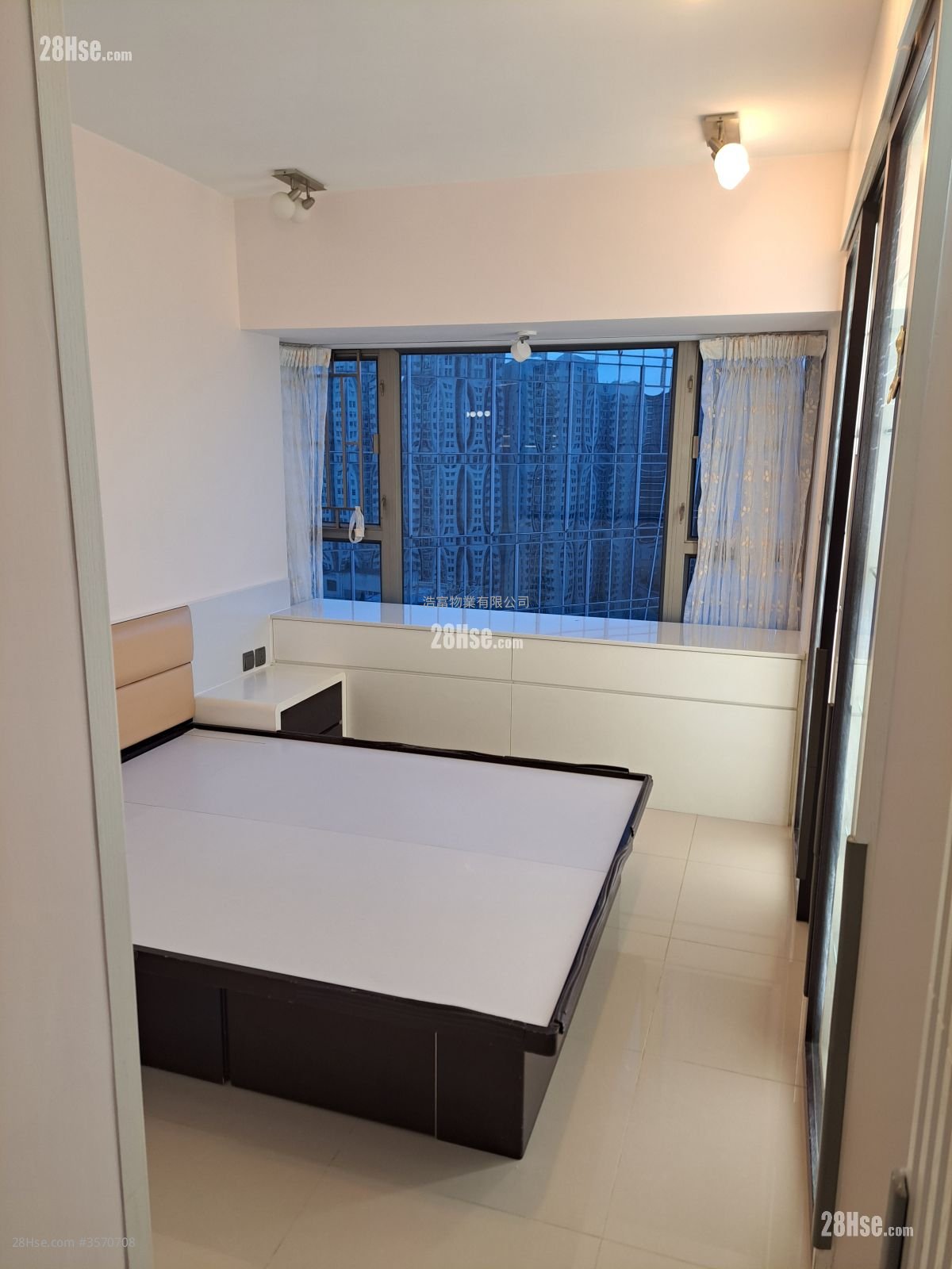 Splendid Place Rental 2 Bedrooms , 2 Bathrooms 685 ft² Splendid Place Rental 2 Bedrooms , 2 Bathrooms 685 ft²