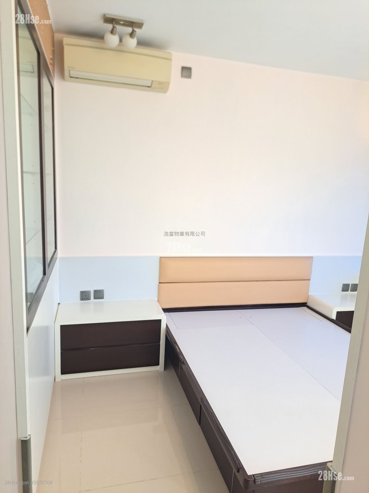Splendid Place Rental 2 Bedrooms , 2 Bathrooms 685 ft² Splendid Place Rental 2 Bedrooms , 2 Bathrooms 685 ft²