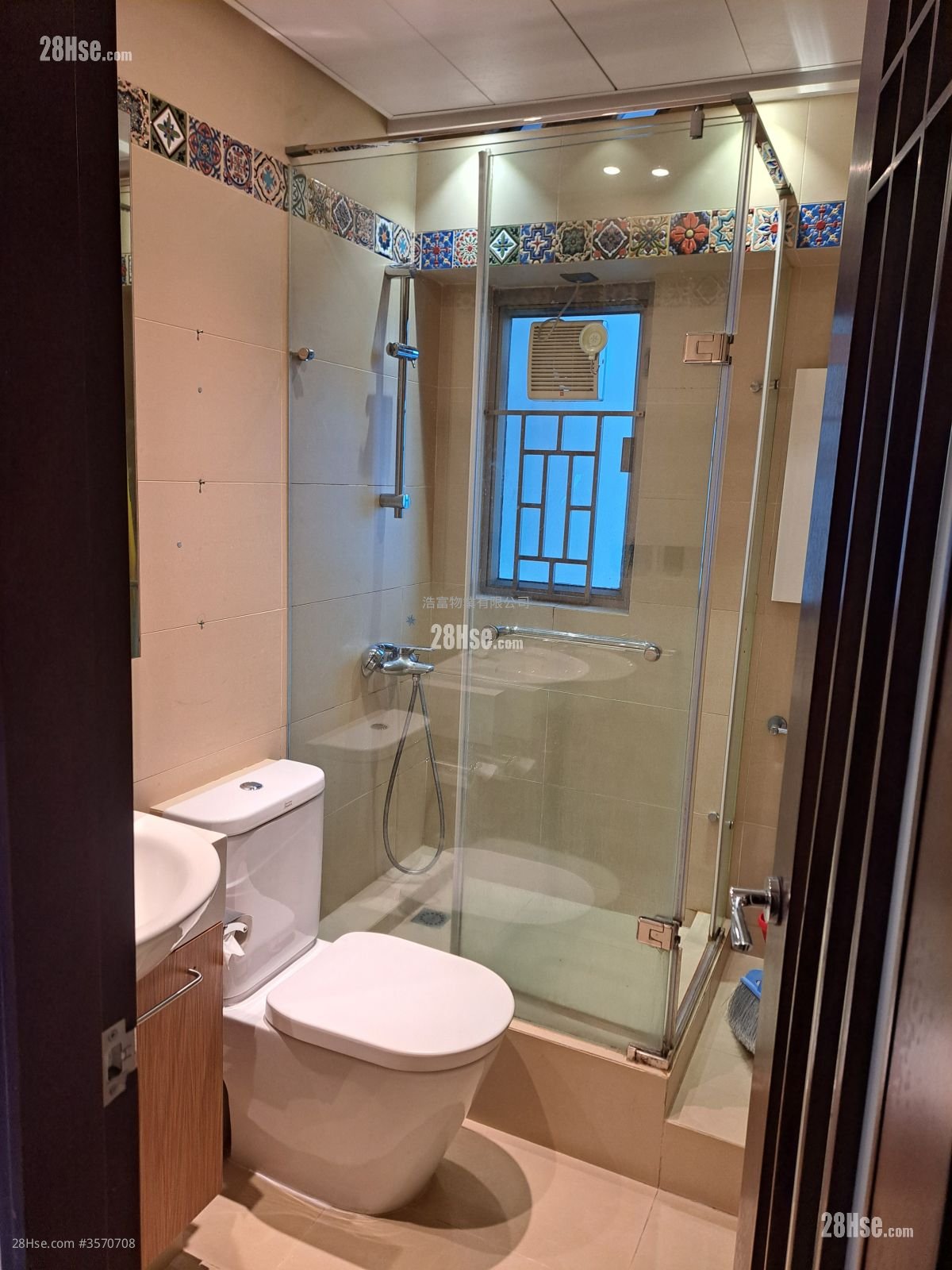 Splendid Place Rental 2 Bedrooms , 2 Bathrooms 685 ft² Splendid Place Rental 2 Bedrooms , 2 Bathrooms 685 ft²
