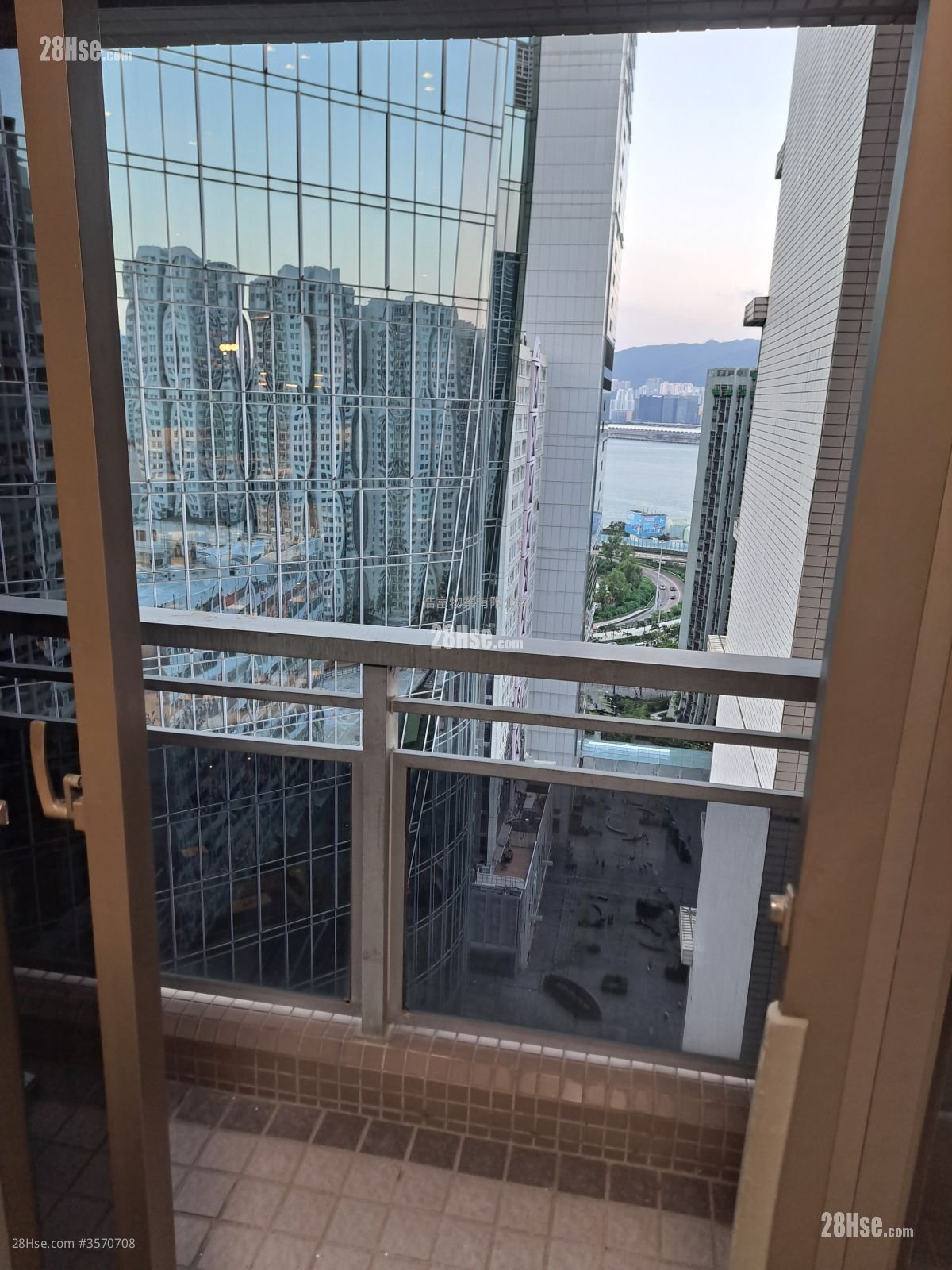 Splendid Place Rental 2 Bedrooms , 2 Bathrooms 685 ft² Splendid Place Rental 2 Bedrooms , 2 Bathrooms 685 ft²