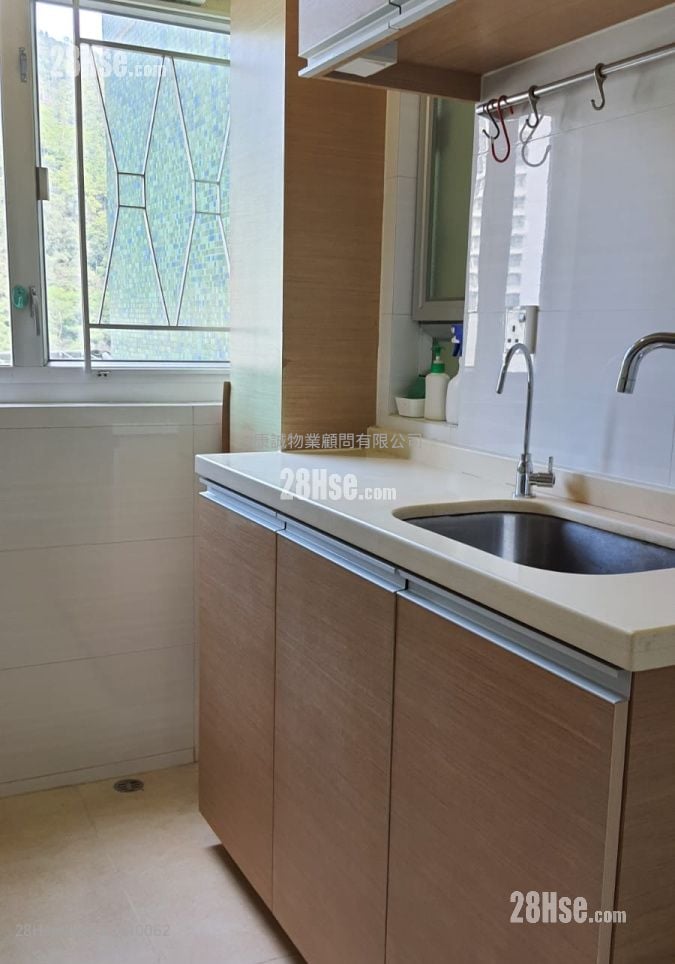 Po Pui Court Sell 3 Bedrooms , 1 Bathroom 554 ft²