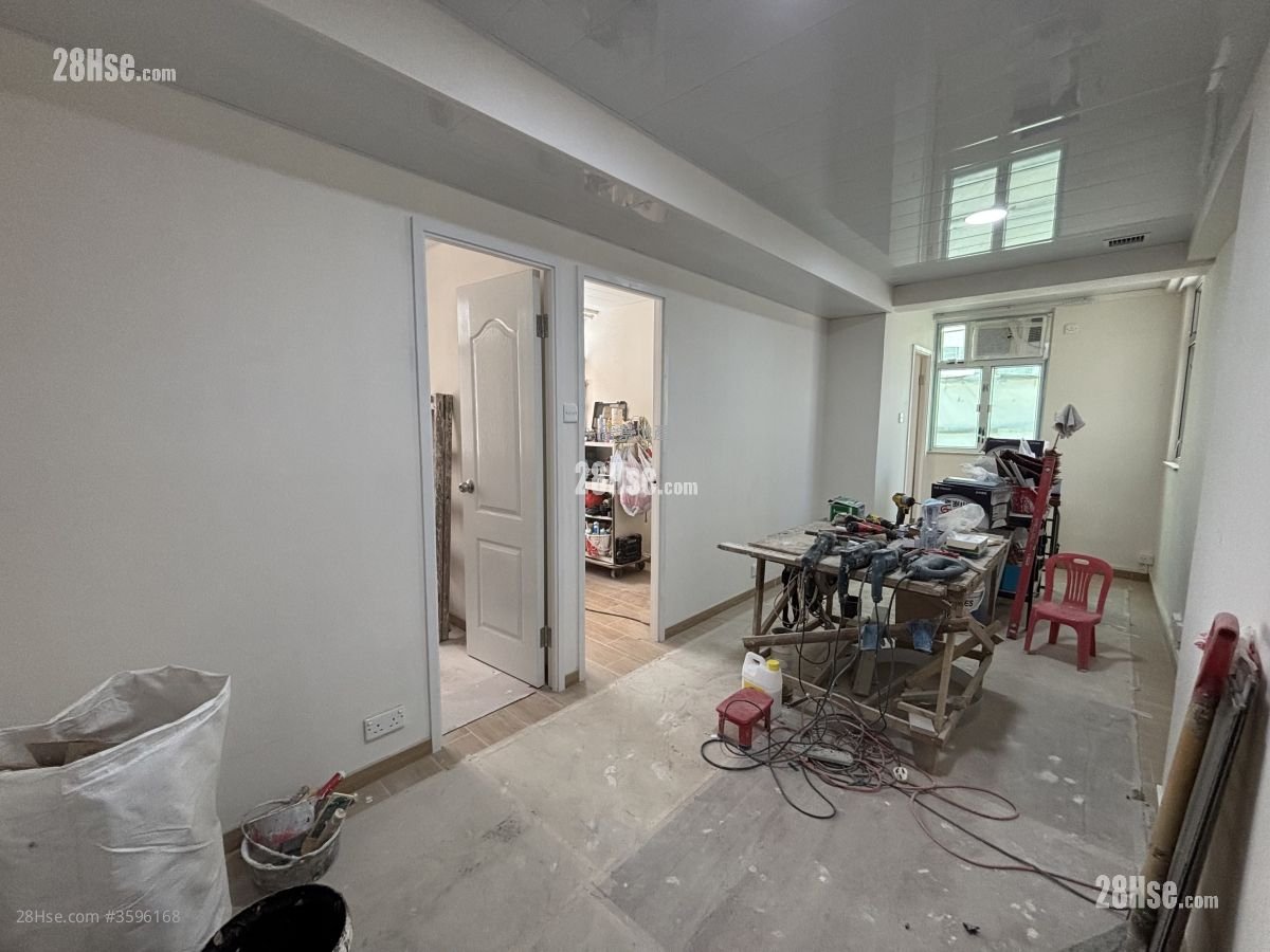 Peony House Rental 3 Bedrooms , 1 Bathroom 440 ft²