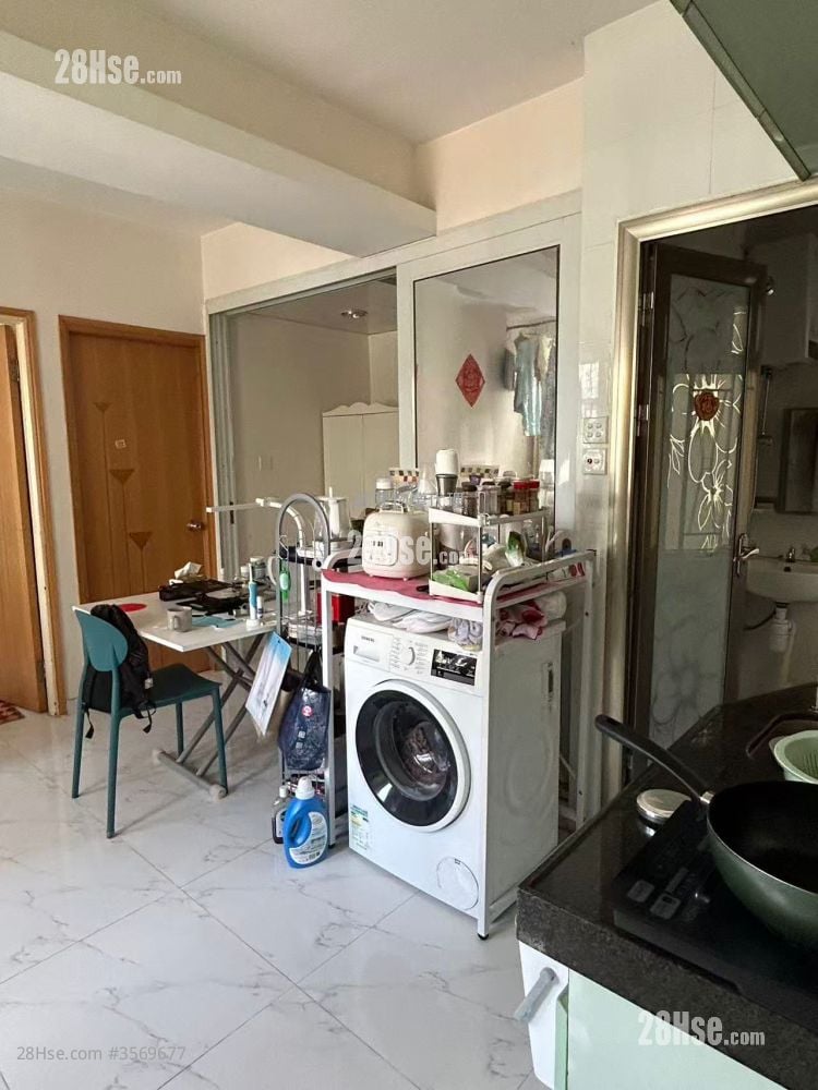 Honour Building Rental 2 Bedrooms , 1 Bathroom 395 ft²