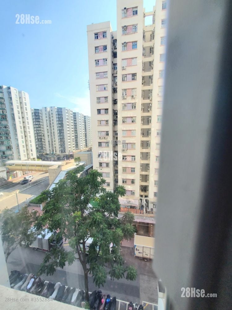 黃埔新村 售盤 2 房 , 1 浴室 400 平方呎 黃埔新村 售盤 2 房 , 1 浴室 400 平方呎