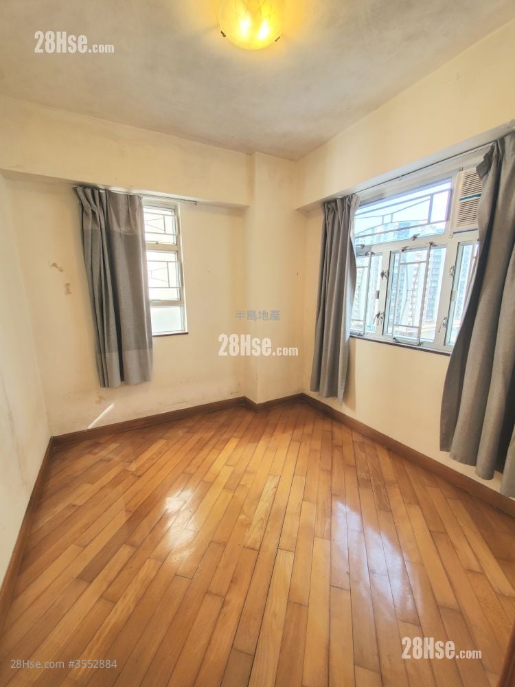 黃埔新村 售盤 2 房 , 1 浴室 400 平方呎 黃埔新村 售盤 2 房 , 1 浴室 400 平方呎