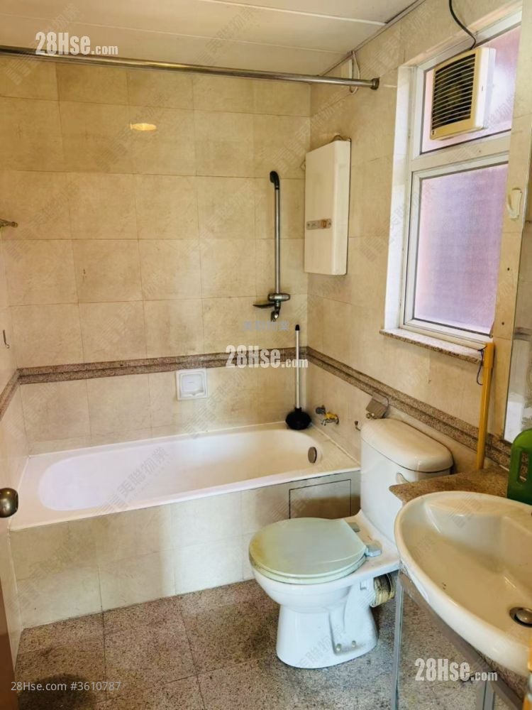 浴室: 翠韵华庭 售盘 3 房 , 2 浴室 594 平方尺 浴室: 翠韵华庭 售盘 3 房 , 2 浴室 594 平方尺