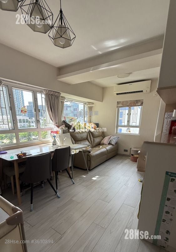 Jade Court Sell 2 Bedrooms 410 ft²