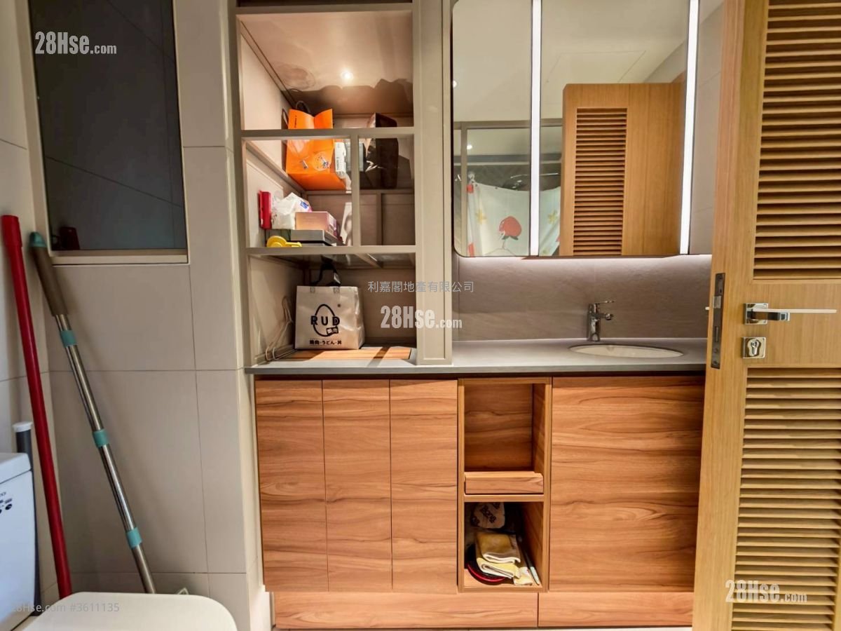 雨后 售盘 2 房 , 1 浴室 453 平方尺 雨后 售盘 2 房 , 1 浴室 453 平方尺