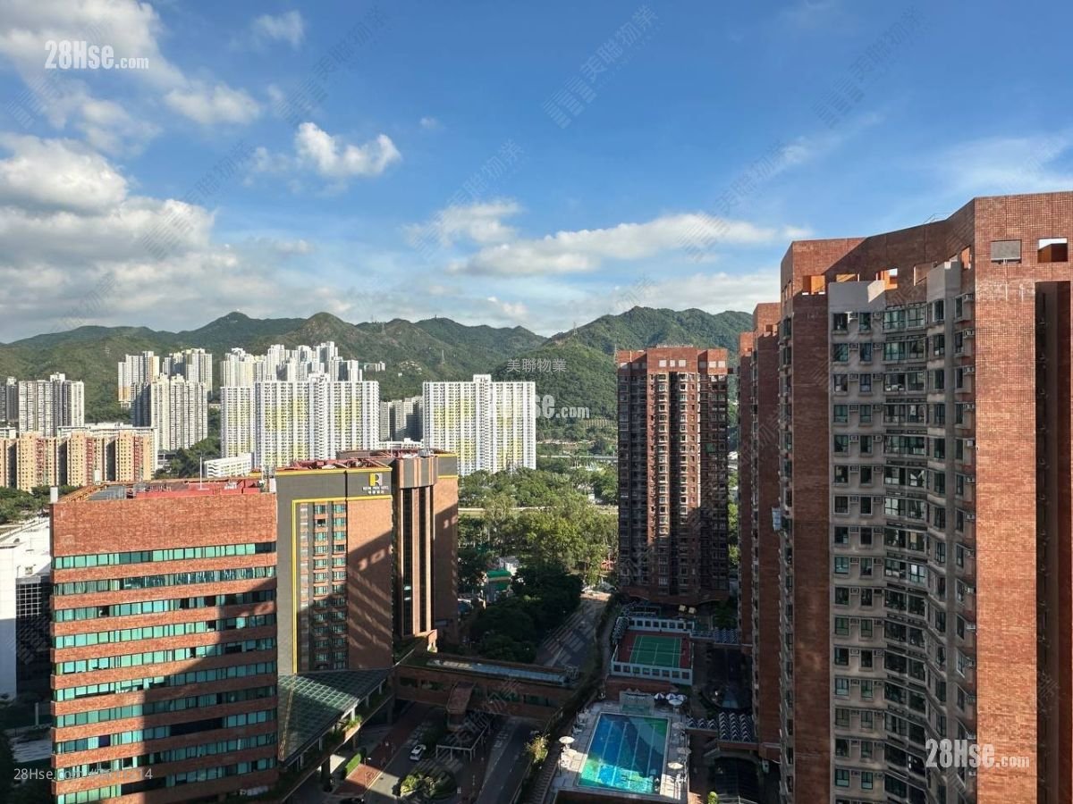 Wai Wah Centre Sell 1 Bedroom , 1 Bathroom 297 ft²