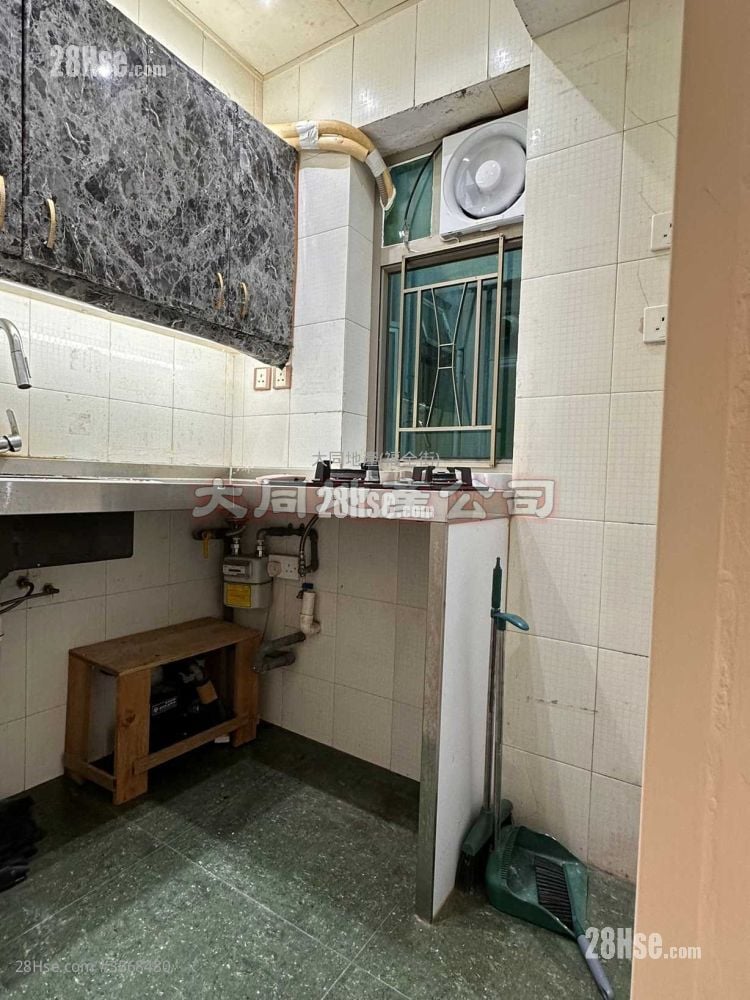 Chung Hing Building Sell 2 Bedrooms , 1 Bathroom 275 ft² Chung Hing Building Sell 2 Bedrooms , 1 Bathroom 275 ft²