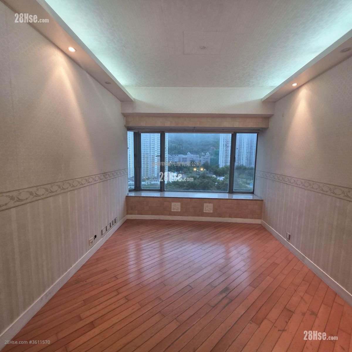 Rambler Crest Sell 3 Bedrooms , 2 Bathrooms 690 ft²
