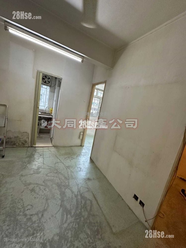 Fuk Ming Building Sell 2 Bedrooms , 1 Bathroom 256 ft²