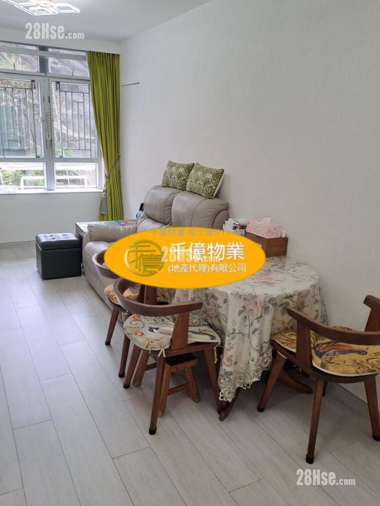 Kwun Tak Court Sell 3 Bedrooms , 1 Bathroom 483 ft² Kwun Tak Court Sell 3 Bedrooms , 1 Bathroom 483 ft²
