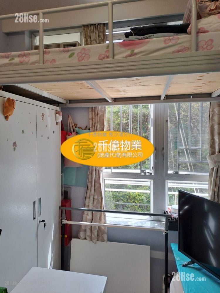 Kwun Tak Court Sell 3 Bedrooms , 1 Bathroom 483 ft² Kwun Tak Court Sell 3 Bedrooms , 1 Bathroom 483 ft²