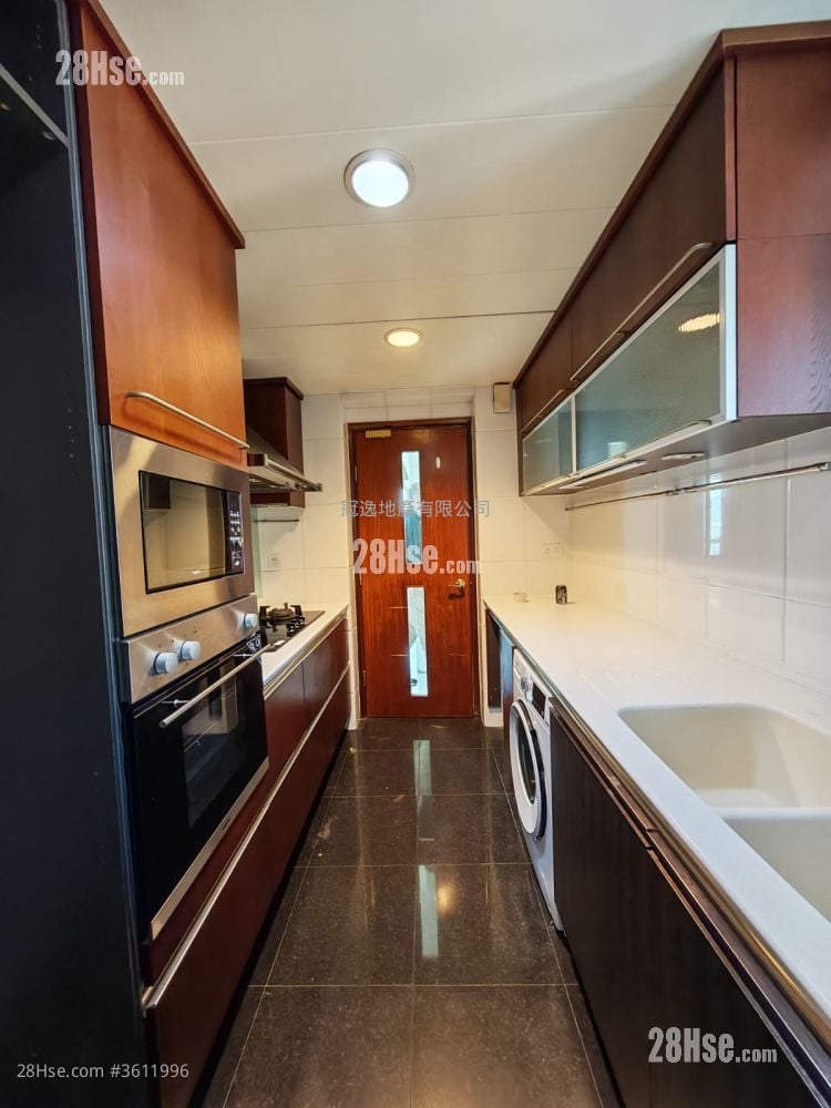 Sky Horizon Rental 3 Bedrooms , 2 Bathrooms 935 ft² Sky Horizon Rental 3 Bedrooms , 2 Bathrooms 935 ft²