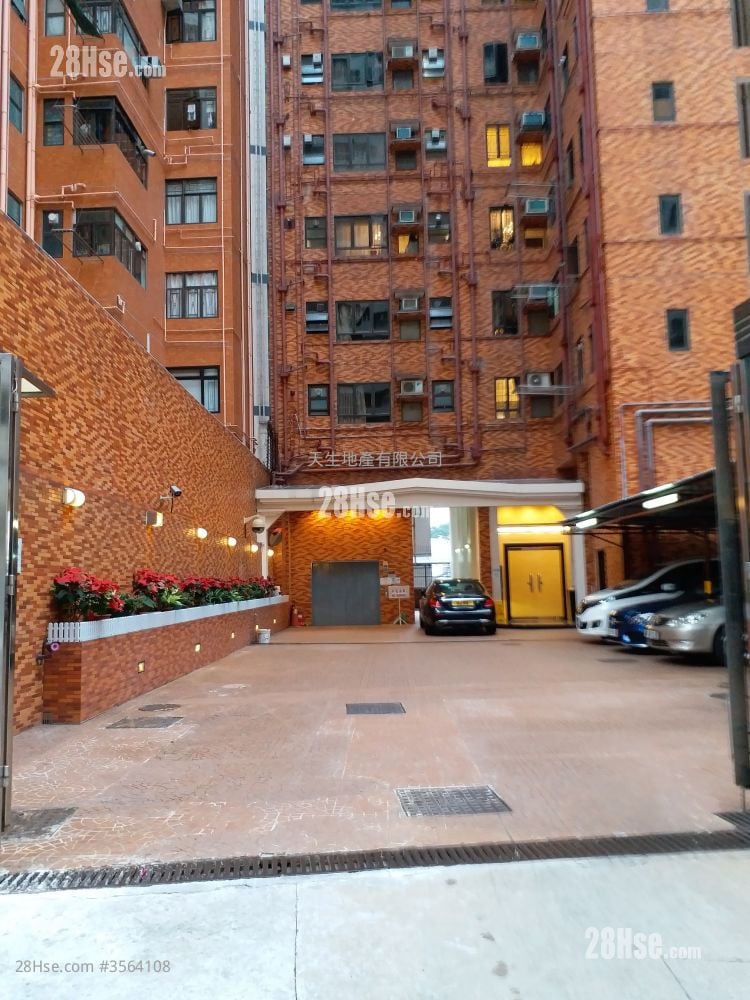 龙峰阁 售盘 3 房 , 2 浴室 1,294 平方尺 龙峰阁 售盘 3 房 , 2 浴室 1,294 平方尺