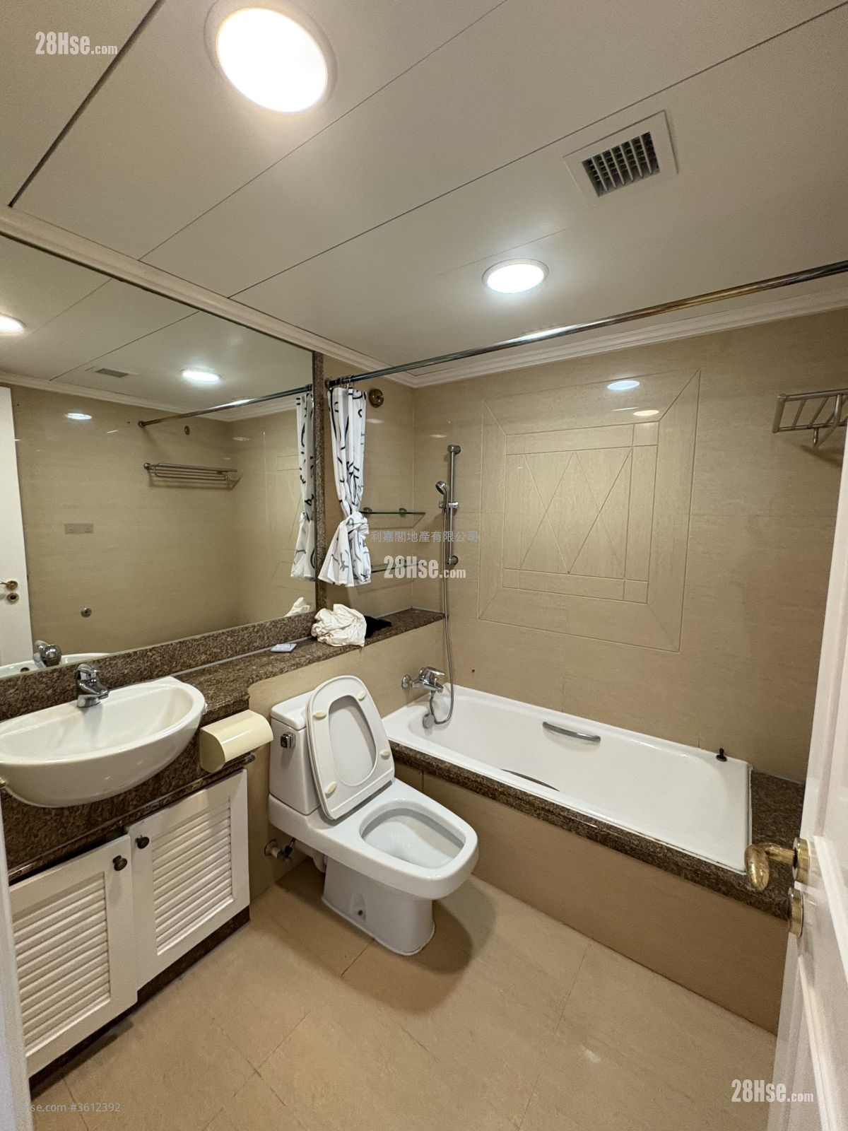 Caribbean Coast Sell 3 Bedrooms , 2 Bathrooms 709 ft² Caribbean Coast Sell 3 Bedrooms , 2 Bathrooms 709 ft²