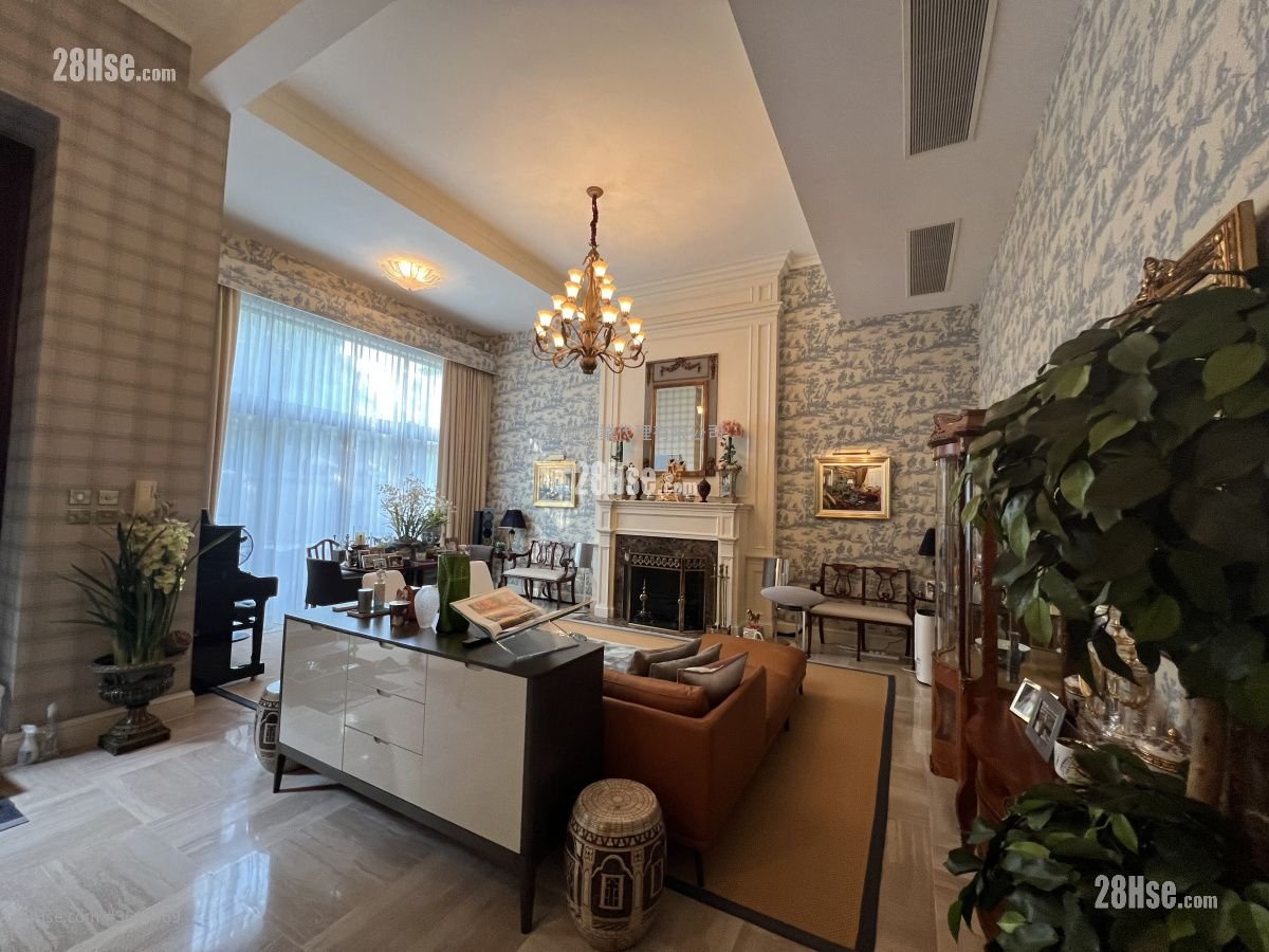The Royal Oaks Sell 5+ Bedrooms 3,003 ft² The Royal Oaks Sell 5+ Bedrooms 3,003 ft²