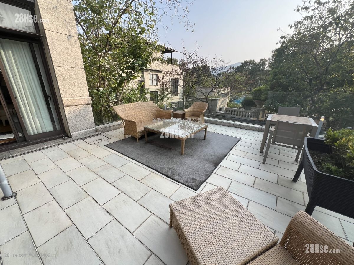 The Royal Oaks Sell 5+ Bedrooms 3,003 ft² The Royal Oaks Sell 5+ Bedrooms 3,003 ft²