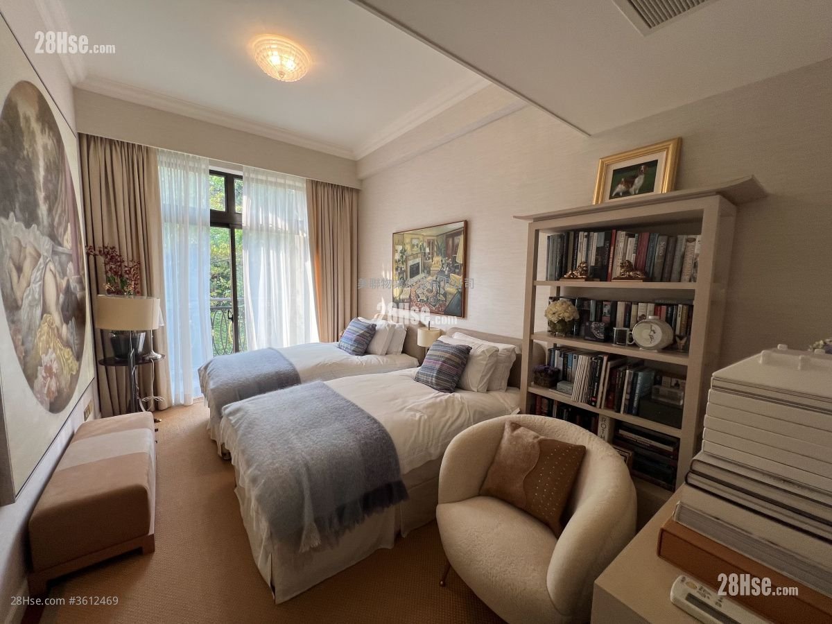 The Royal Oaks Sell 5+ Bedrooms 3,003 ft² The Royal Oaks Sell 5+ Bedrooms 3,003 ft²