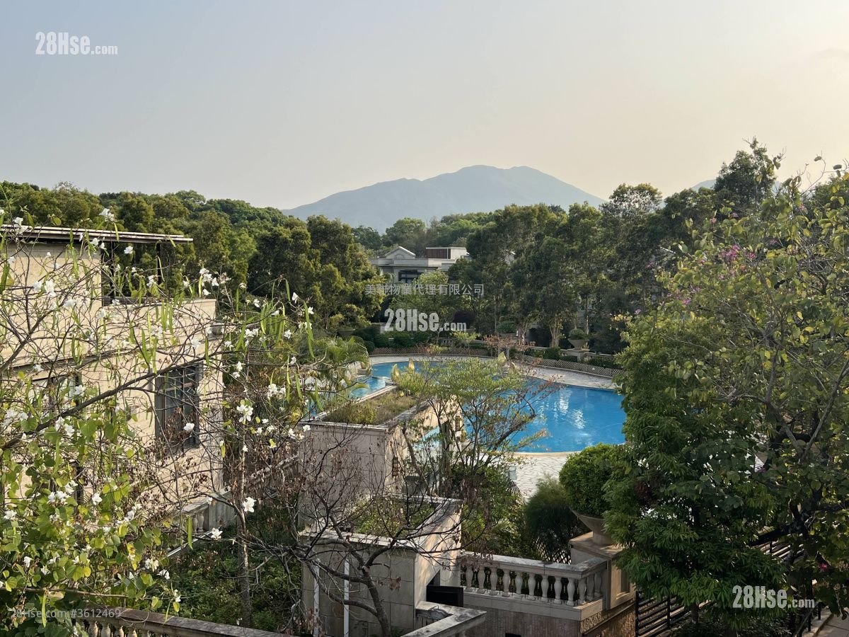 The Royal Oaks Sell 5+ Bedrooms 3,003 ft² The Royal Oaks Sell 5+ Bedrooms 3,003 ft²
