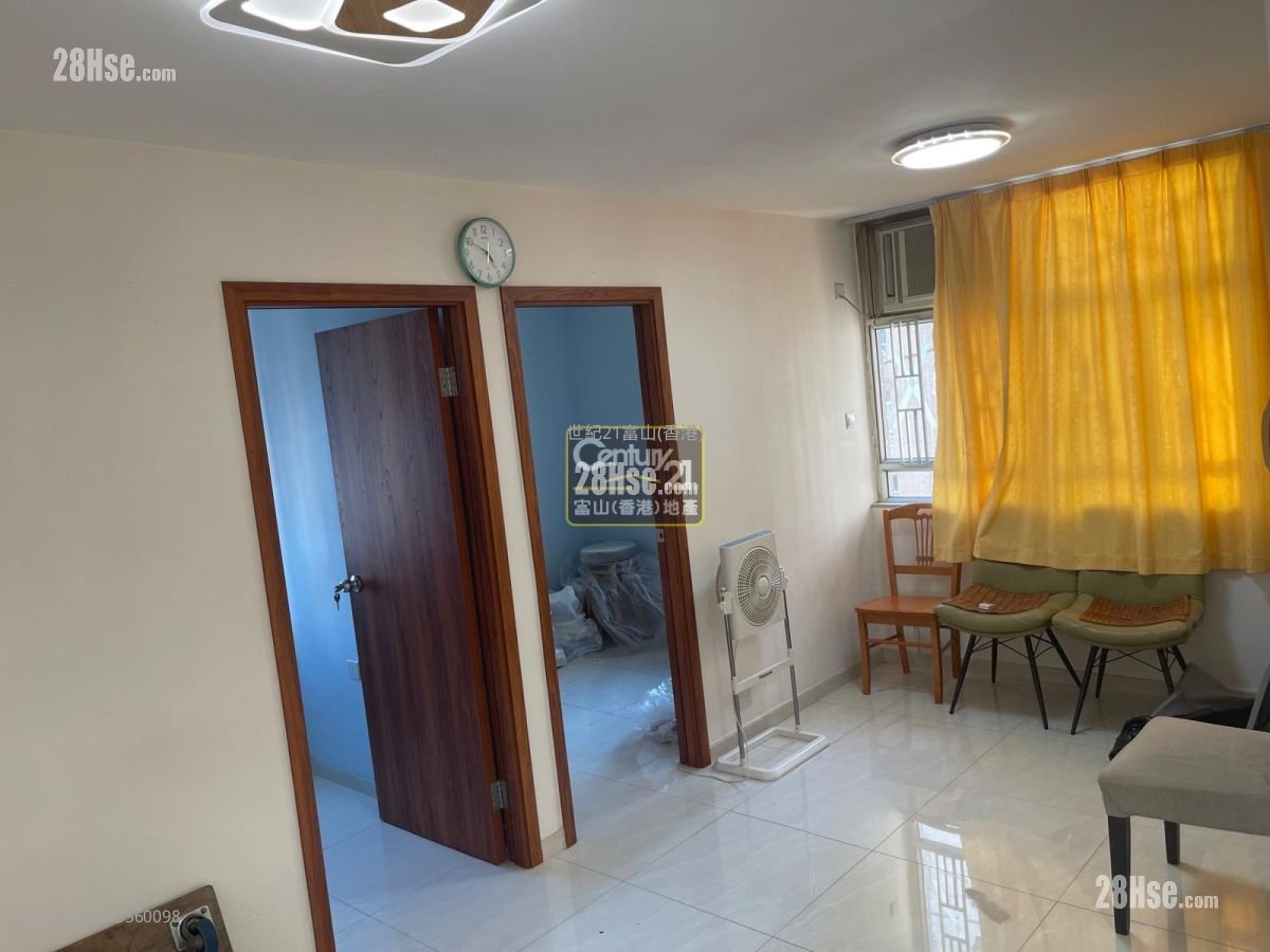 Lung Poon Court Sell 2 Bedrooms , 1 Bathroom 426 ft² Lung Poon Court Sell 2 Bedrooms , 1 Bathroom 426 ft²
