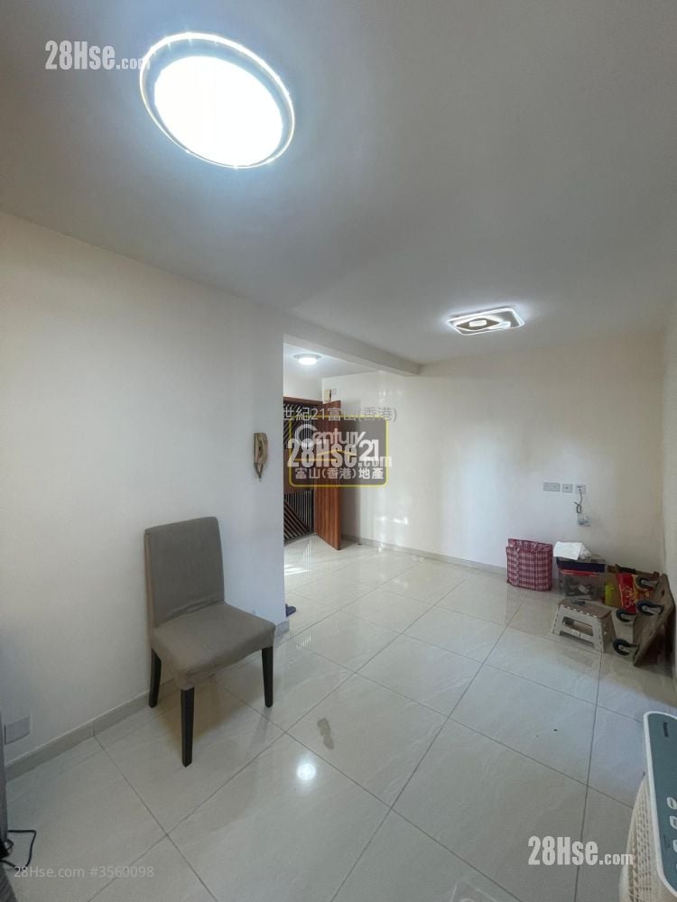 Lung Poon Court Sell 2 Bedrooms , 1 Bathroom 426 ft² Lung Poon Court Sell 2 Bedrooms , 1 Bathroom 426 ft²