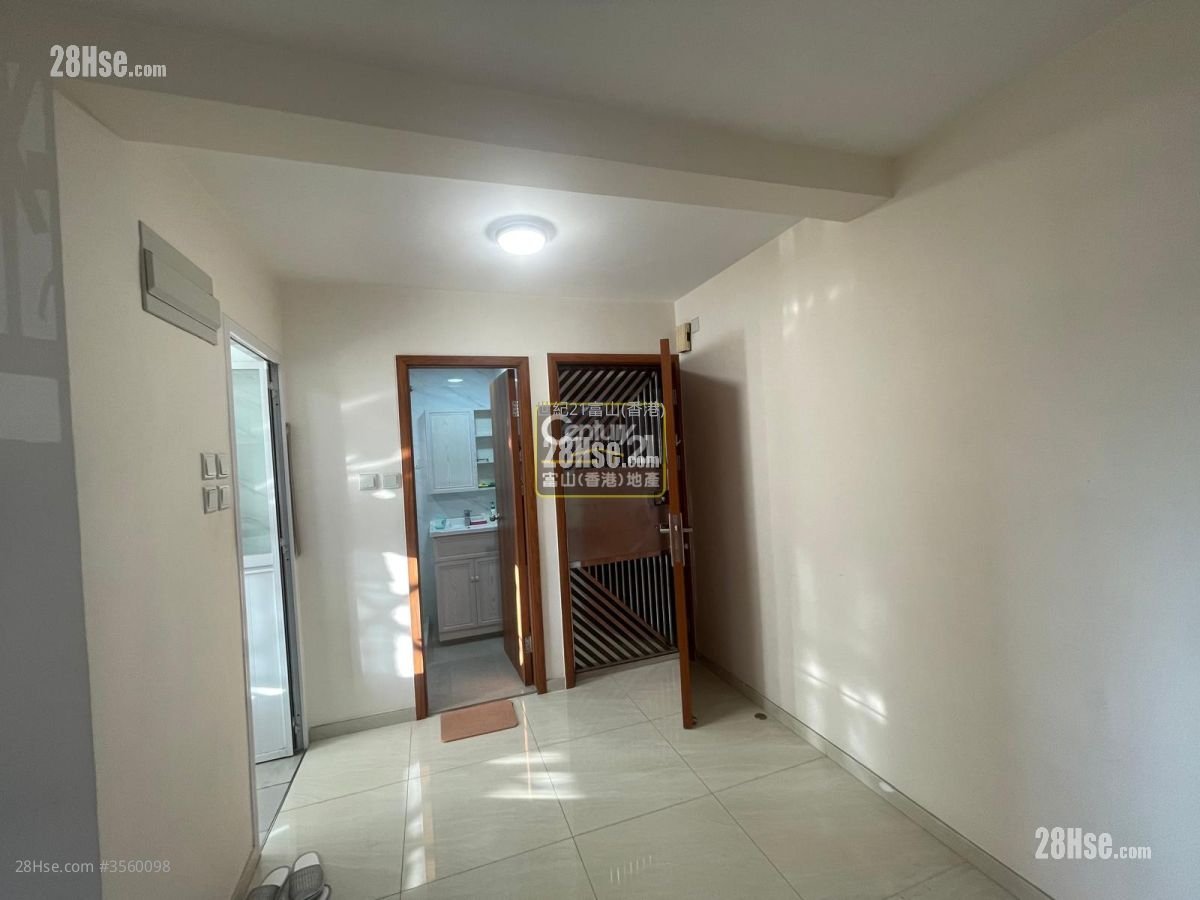 Lung Poon Court Sell 2 Bedrooms , 1 Bathroom 426 ft² Lung Poon Court Sell 2 Bedrooms , 1 Bathroom 426 ft²