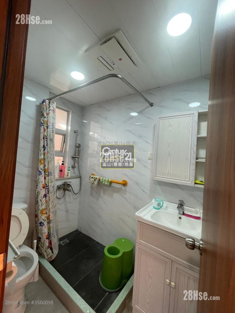 Lung Poon Court Sell 2 Bedrooms , 1 Bathroom 426 ft² Lung Poon Court Sell 2 Bedrooms , 1 Bathroom 426 ft²