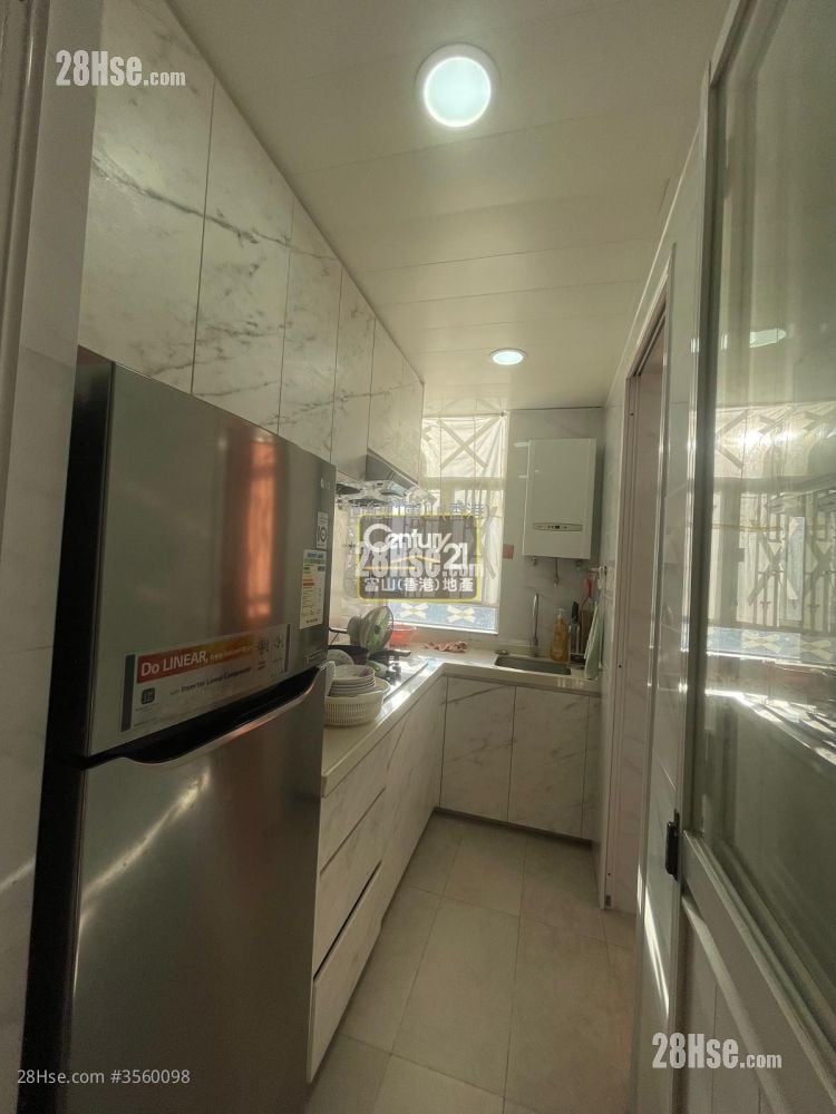 Lung Poon Court Sell 2 Bedrooms , 1 Bathroom 426 ft² Lung Poon Court Sell 2 Bedrooms , 1 Bathroom 426 ft²