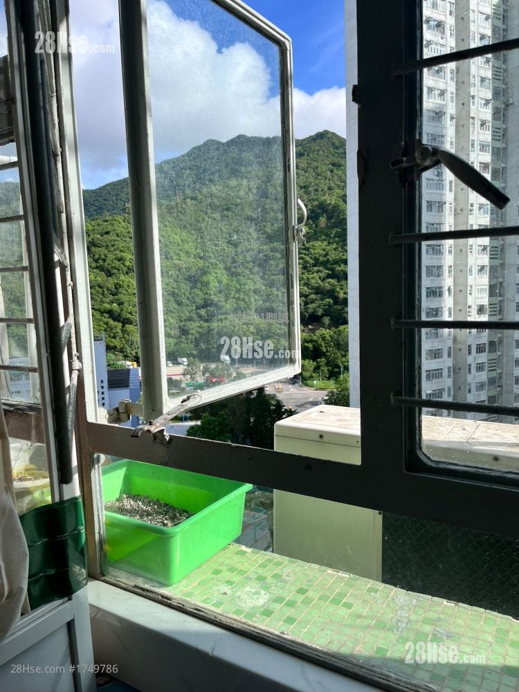 寶林邨 售盤 2 房 , 1 浴室 349 平方呎