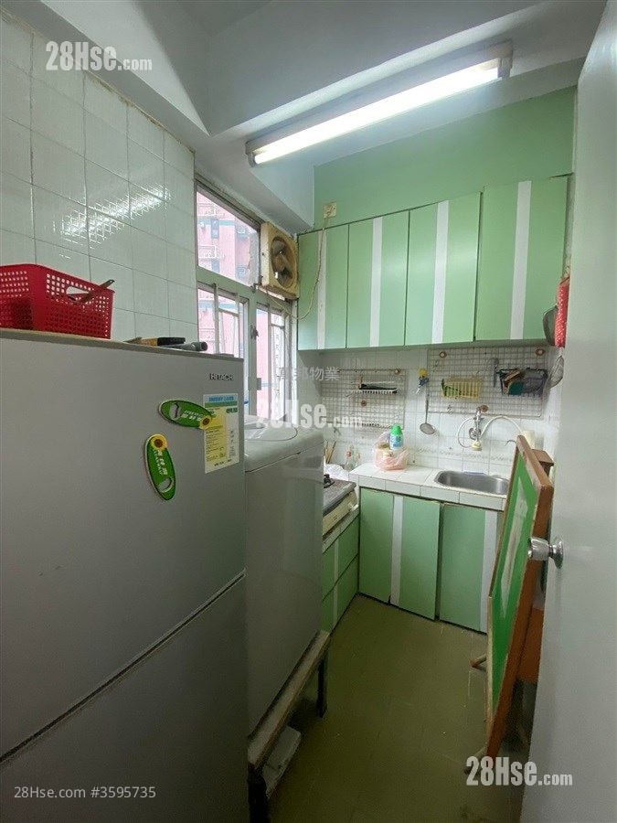 Yuet Fat Mansion Sell 2 Bedrooms , 1 Bathroom 447 ft²