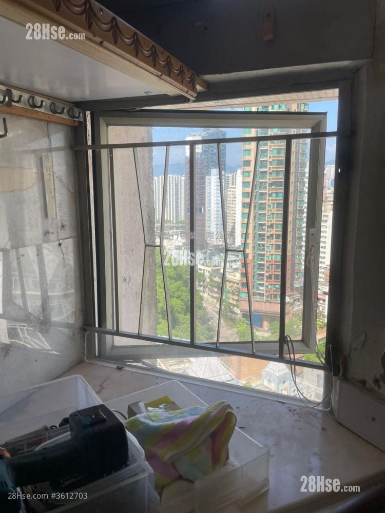 Tung Lam Court Sell 2 Bedrooms , 1 Bathroom 443 ft² Tung Lam Court Sell 2 Bedrooms , 1 Bathroom 443 ft²