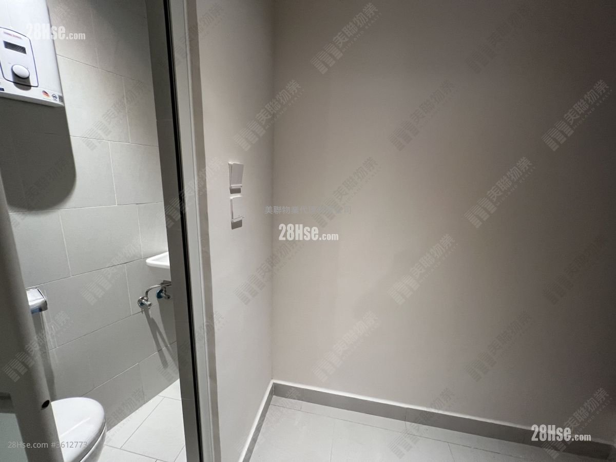 Onmantin Rental 3 Bedrooms , 3 Bathrooms 899 ft² Onmantin Rental 3 Bedrooms , 3 Bathrooms 899 ft²