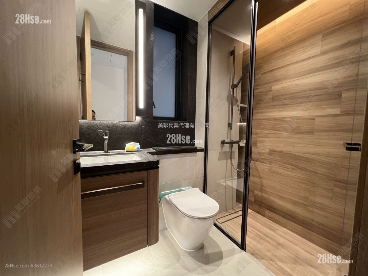 Onmantin Rental 3 Bedrooms , 3 Bathrooms 899 ft² Onmantin Rental 3 Bedrooms , 3 Bathrooms 899 ft²